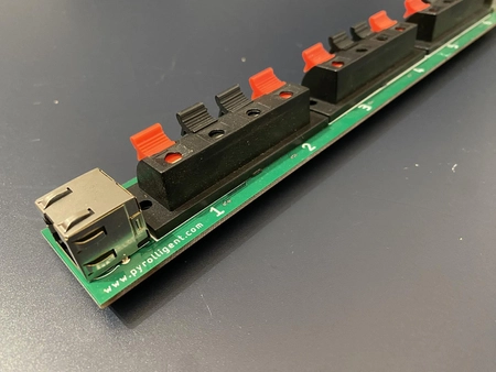 Pyrolligent slat - dwugniazdowa (RJ45) listwa 6 portowa wyjściowa